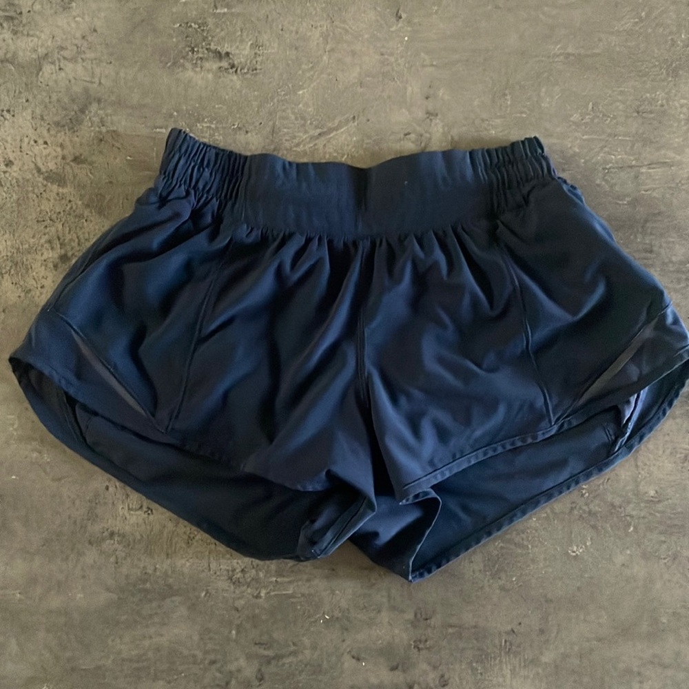 Lululemon Hotty Hot shorts size 4. Navy Blue. Perfect Condition.